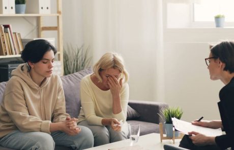 מהתיאוריה אל המפגש האנושי: הלימודים שמכינים לקריירה טיפולית אמיתית